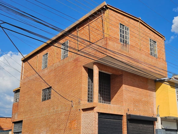 Edificio de Oficinas en Venta en Maracay