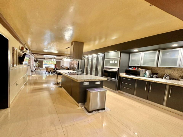 Townhouse en venta en Aguamarina Country Paraiso